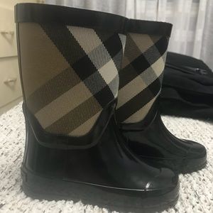 Kids Burberry Rain boots size 24